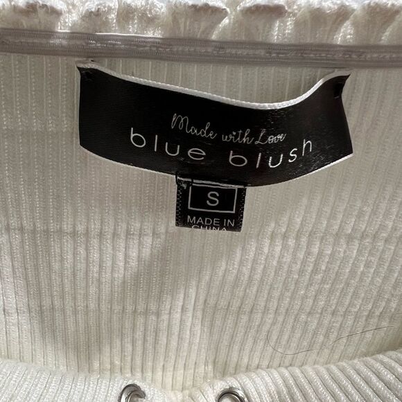 Blue Blush - Picture 2 of 6